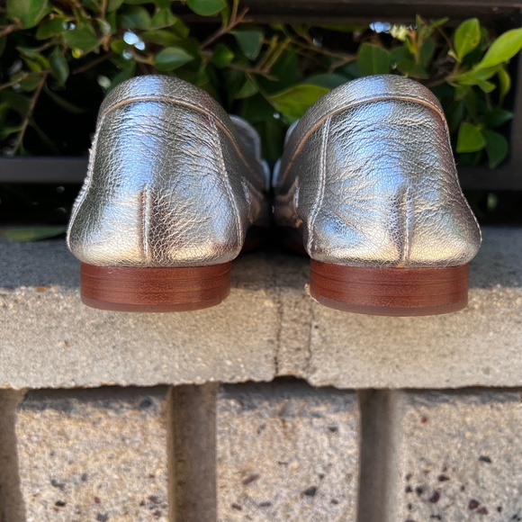 Veronica Beard Women's Penny Woven Metallic Leather Loafer - excellent condition - Picture 4 of 5